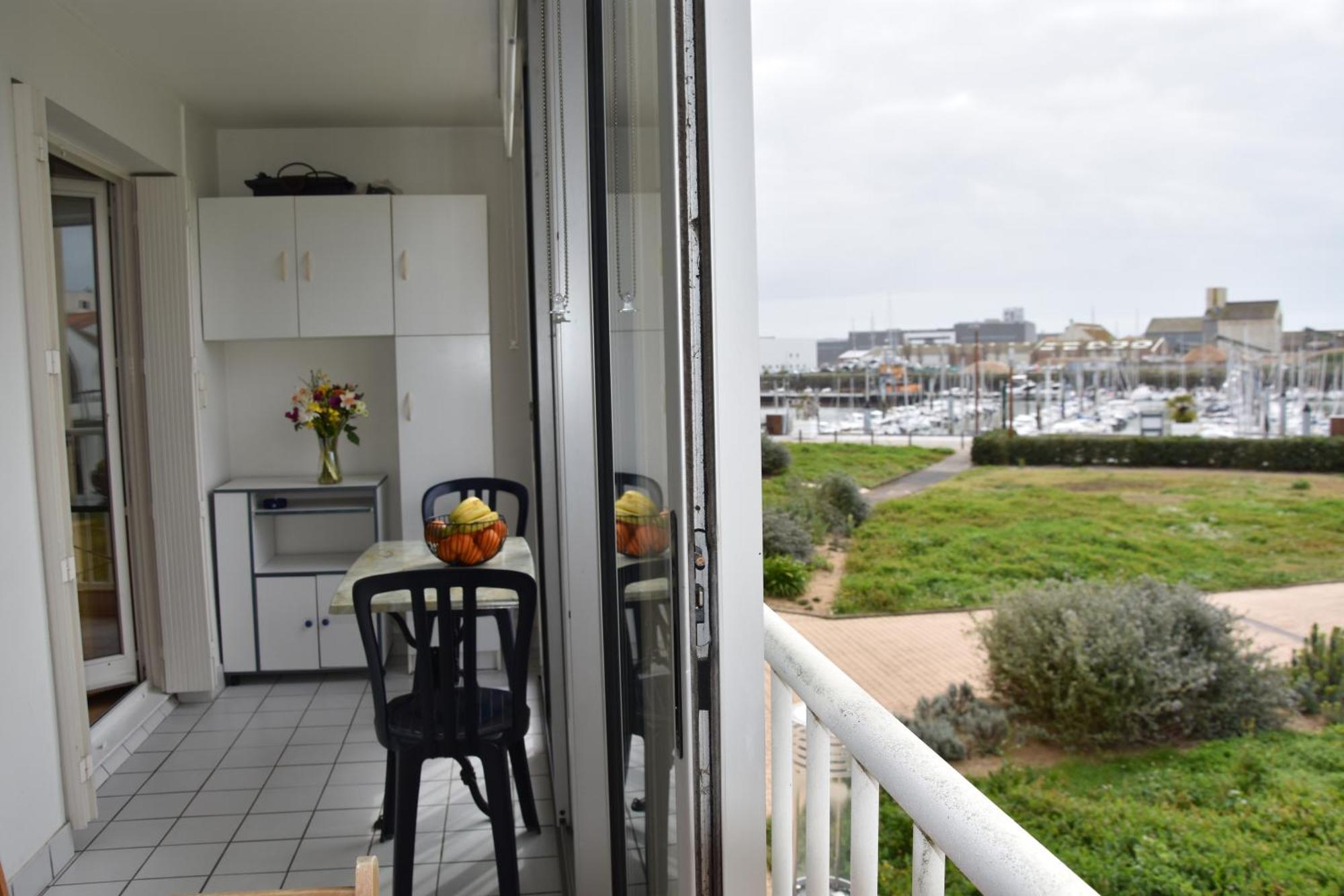 Appartement 1 Chambre, Avec Loggia Et Vue Sur Le Port Olona La Chaume Extérieur photo